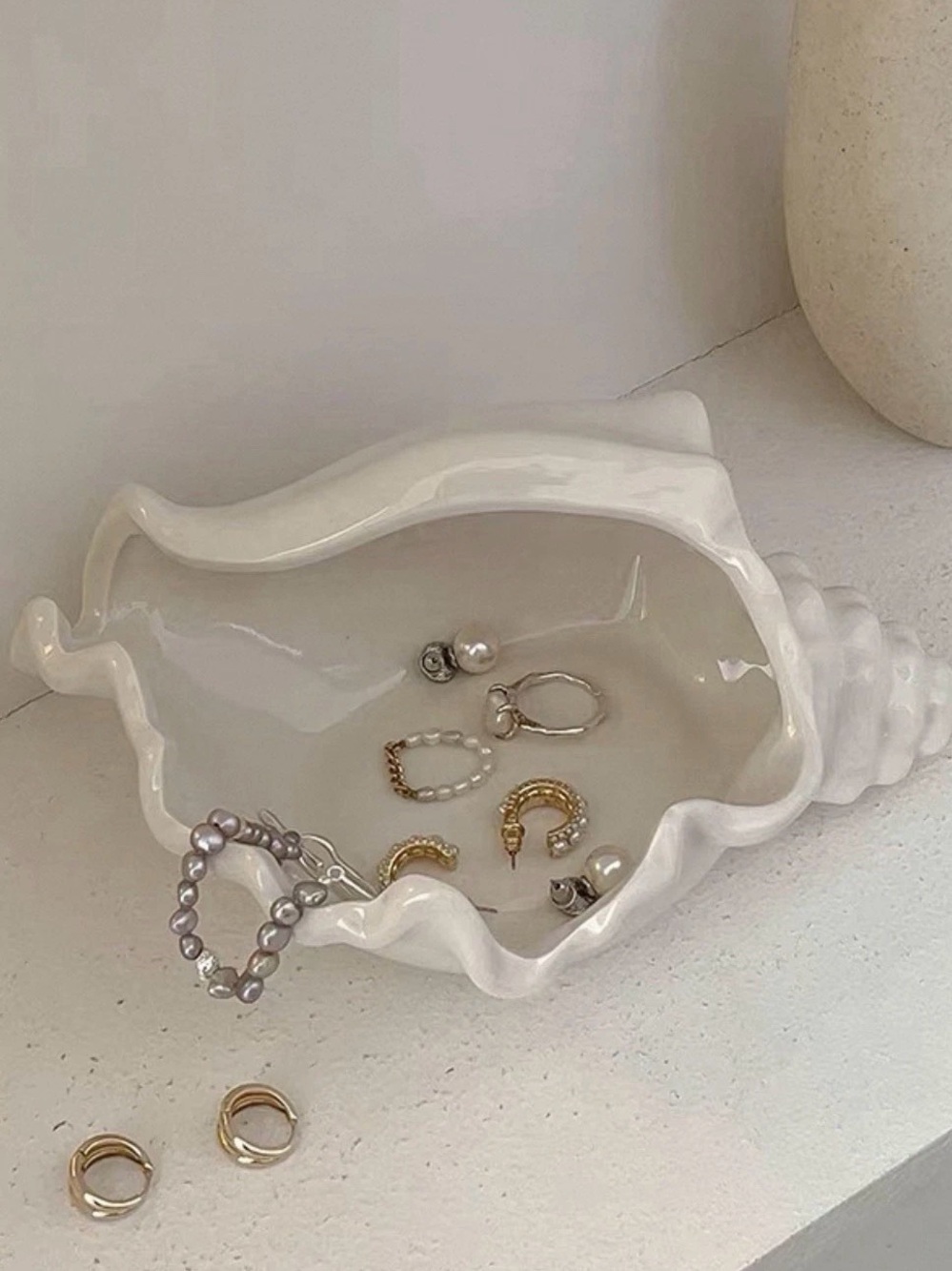 White Ceramic Shell Jewelry Tray